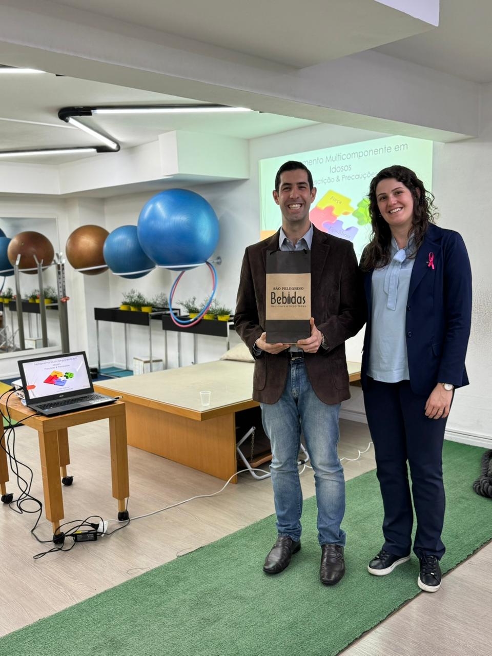 Palestra para fisiosioterapeutas sobre treinamento em idosos Palestra para fisiosioterapeutas sobre treinamento em idosos